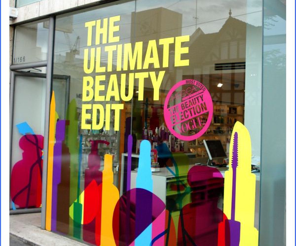 69073967272ca8044b6cbaacd6681707--mecca-window-displays